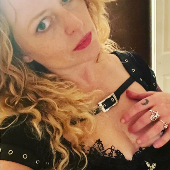 Meet your Posher, Alanna - Picture 2 of 4